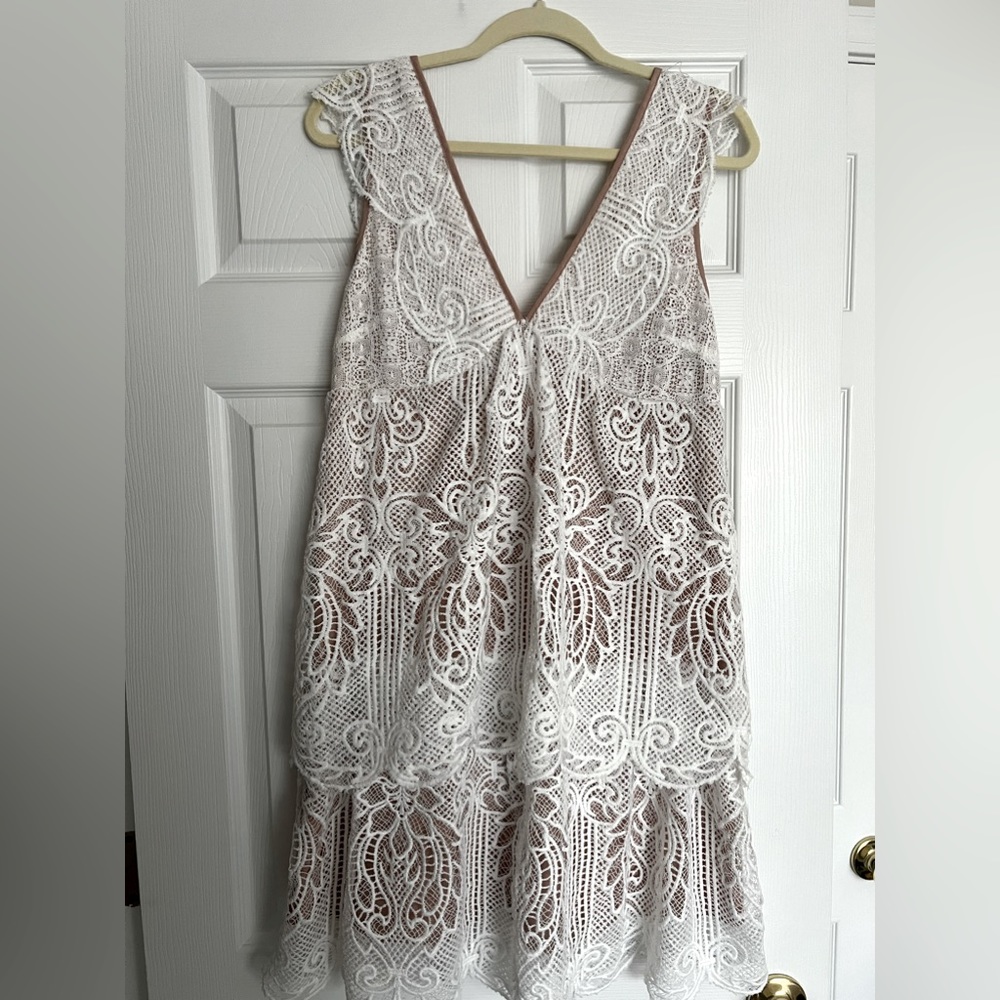 Lacy Tiered White Dress; Size: M
